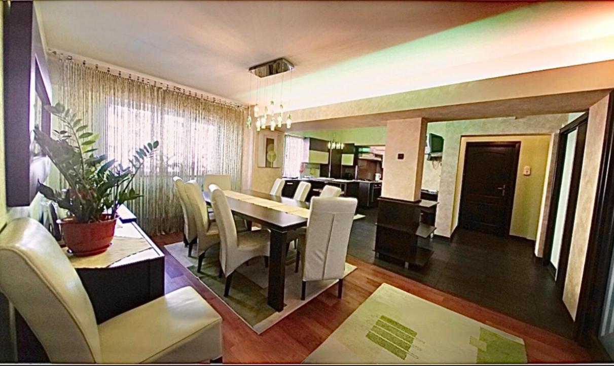 Central Apartment 4 Rooms Braşov Dış mekan fotoğraf