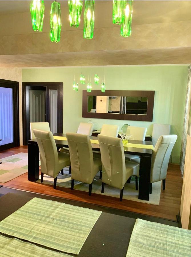 Central Apartment 4 Rooms Braşov Dış mekan fotoğraf