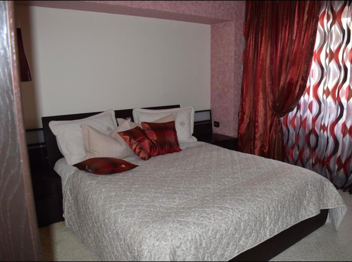 Central Apartment 4 Rooms Braşov Dış mekan fotoğraf