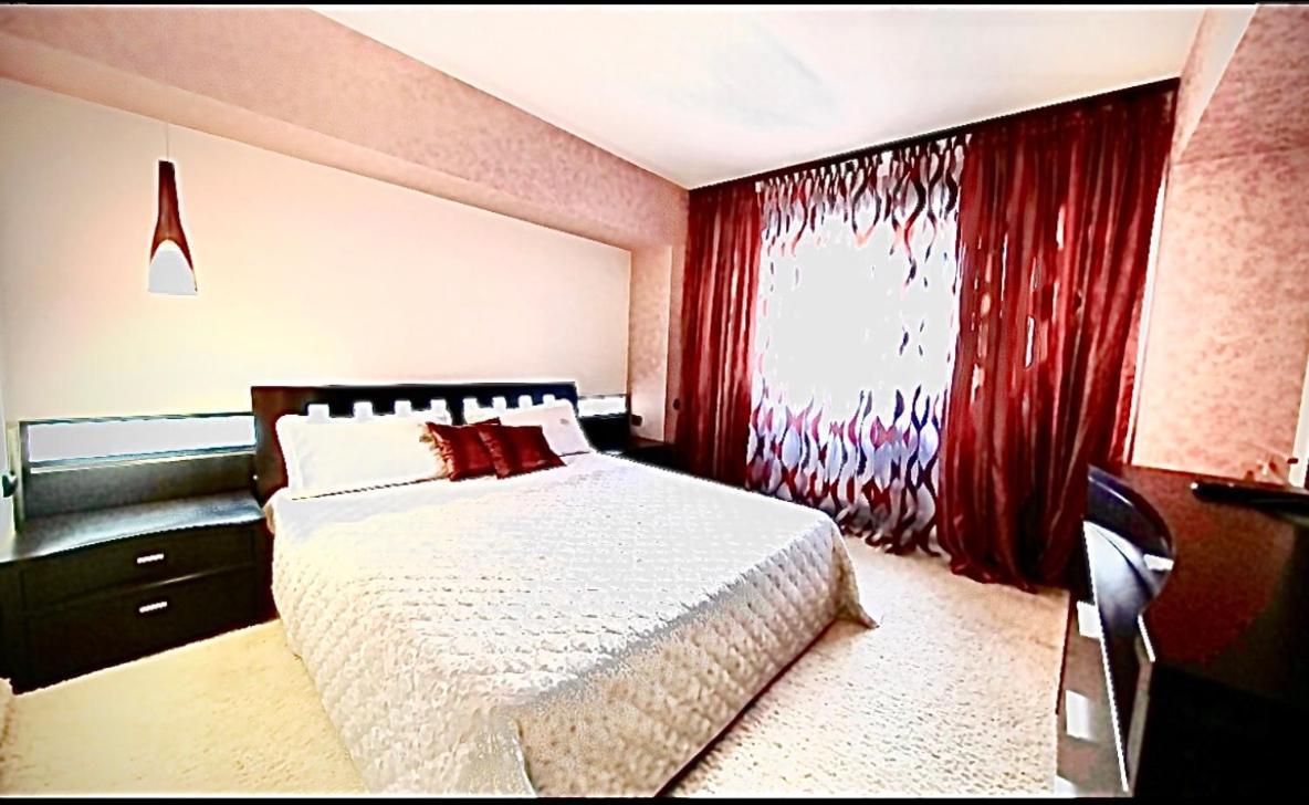 Central Apartment 4 Rooms Braşov Dış mekan fotoğraf